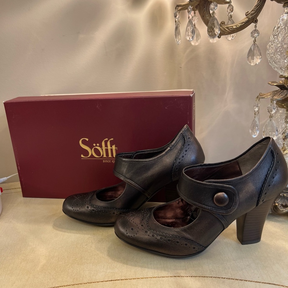 ✨ Sofft “Fiona” Leather Mary Jane Heels 👠🤎 BNIB • Retired • 3.75” Heel ✨